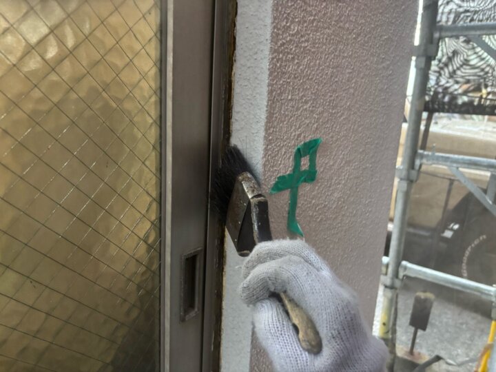 【撤去後清掃】建具廻りコーキング