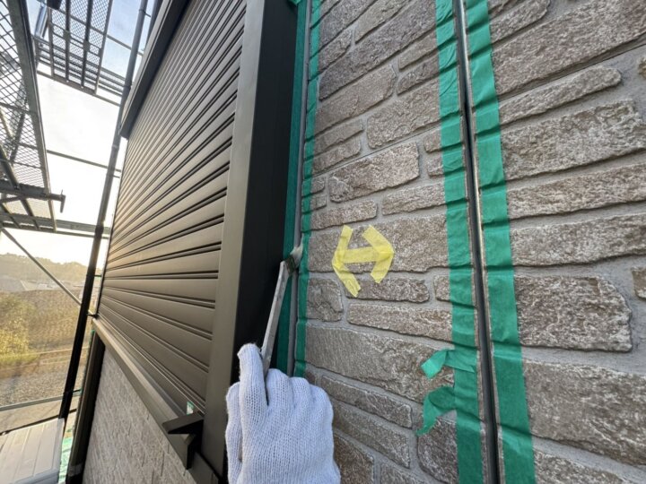 【プライマー塗布】建具廻りコーキング