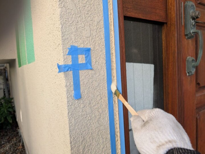 【プライマー塗布】建具廻りコーキング