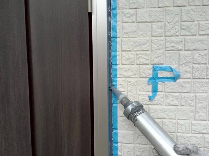 【充填】建具廻りコーキング
