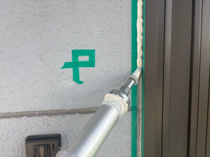 【充填】建具廻りコーキング