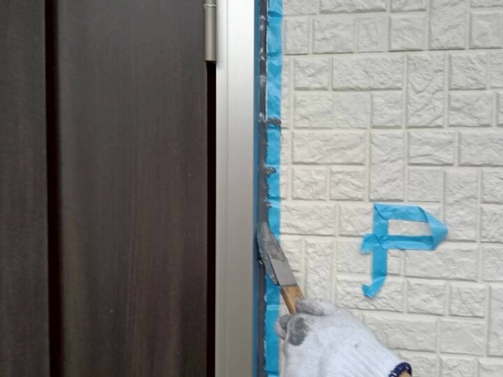 【プライマー塗布】建具廻りコーキング