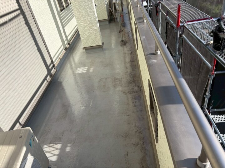 【プライマー塗布】バルコニー