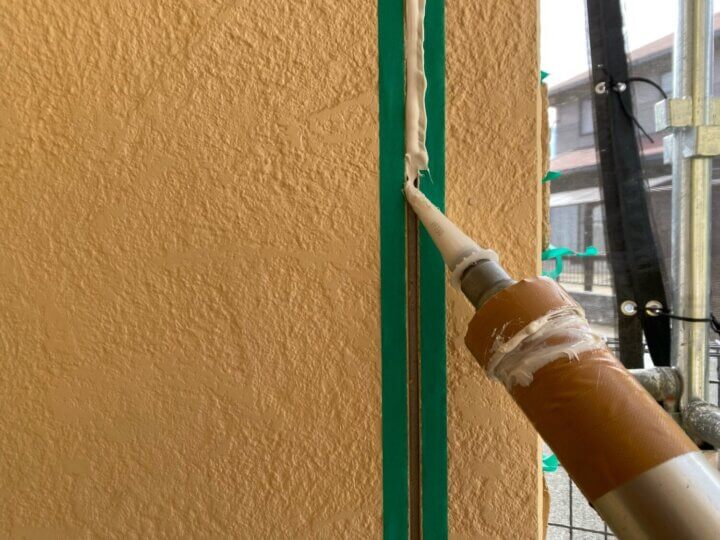 【充填】板間目地コーキング