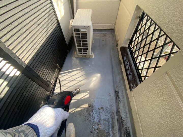 【高圧洗浄】ベランダ