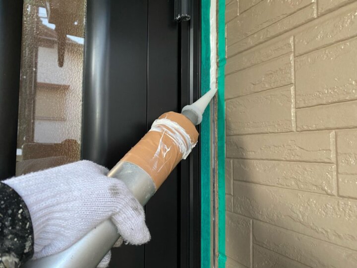 【充填】建具廻りコーキング