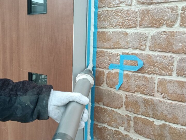 【充填】建具廻りコーキング