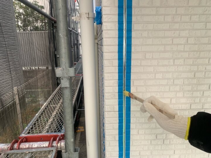 【プライマー塗布】板間目地コーキング