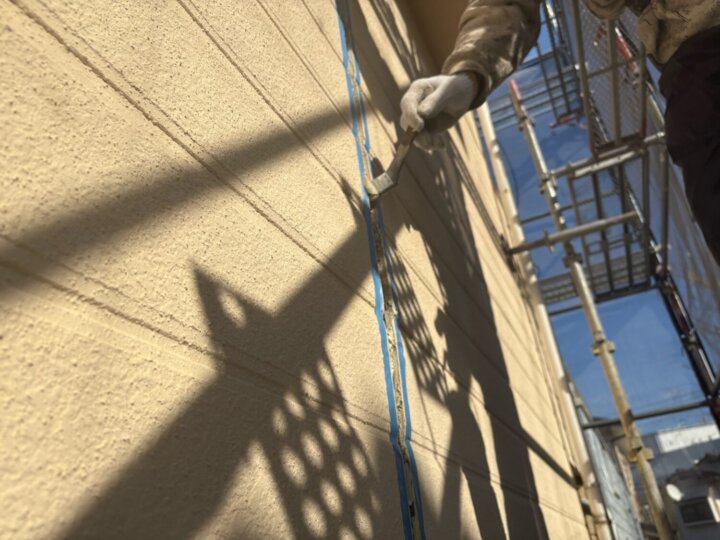 【プライマー塗布】板間目地コーキング