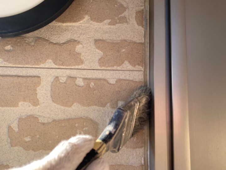 【撤去後清掃】建具廻りコーキング