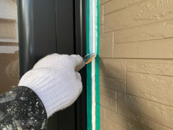 【へら均し】建具廻りコーキング