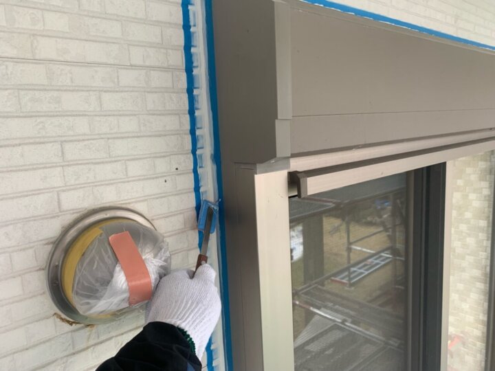 【へら均し】建具廻りコーキング