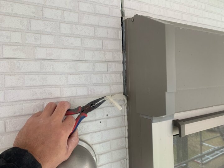 【撤去】建具廻りコーキング