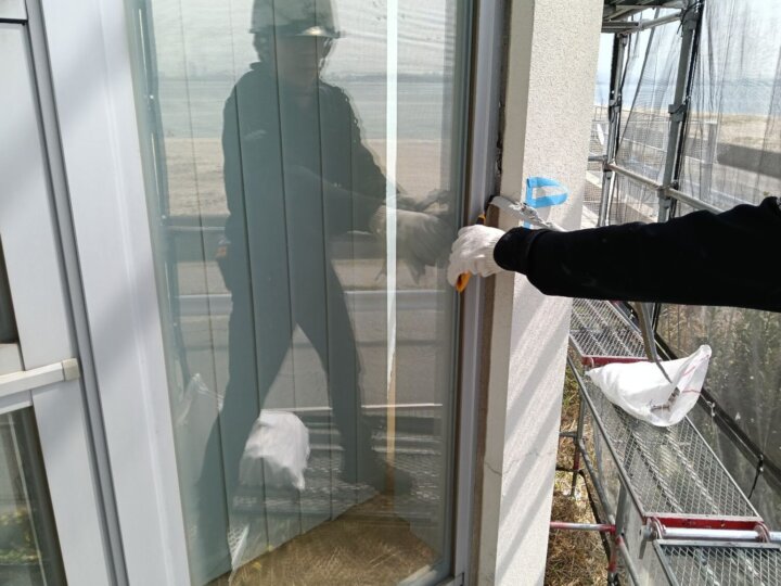 【撤去】建具廻りコーキング