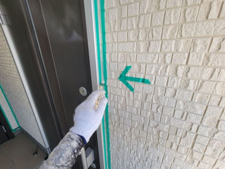 【プライマー塗布】建具廻りコーキング