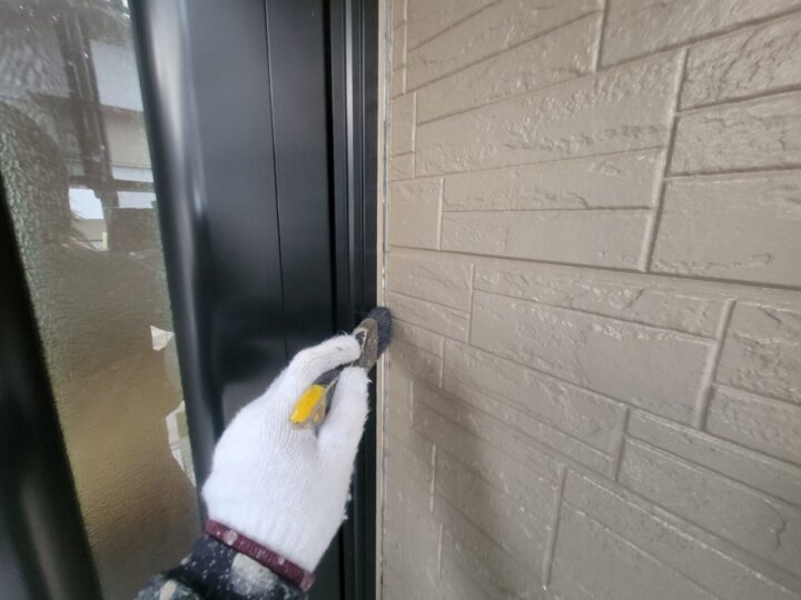 【撤去後清掃】建具廻りコーキング