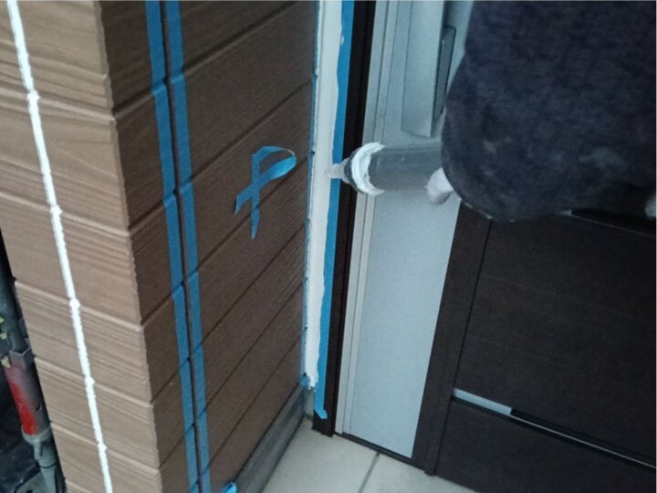 【充填】建具廻りコーキング