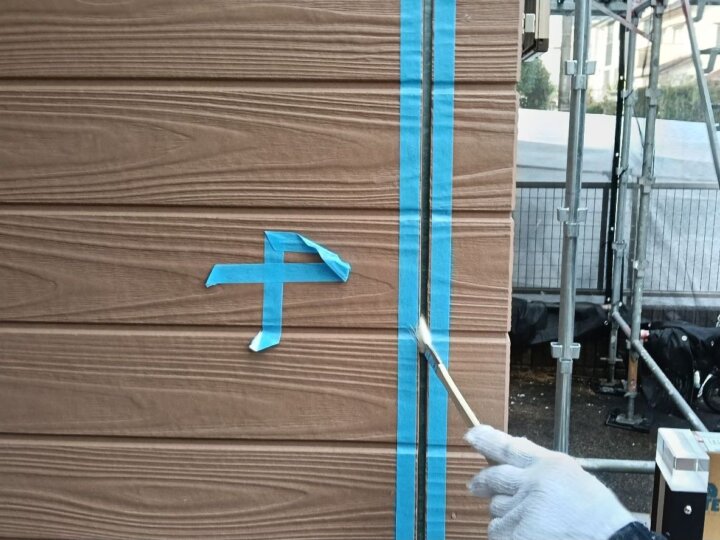 【プライマー塗布】板間目地コーキング