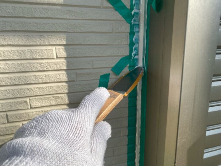 【へら均し】建具廻りコーキング