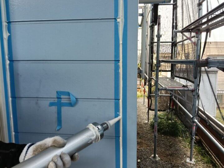 【充填】板間目地コーキング