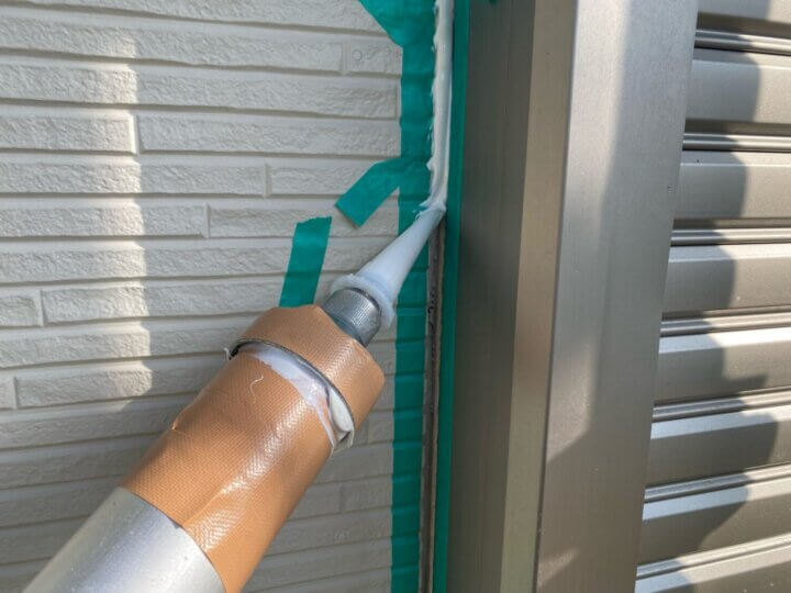 【充填】建具廻りコーキング