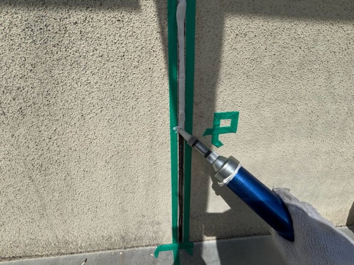 【充填】板間目地コーキング