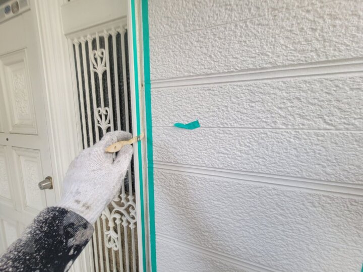 【プライマー塗布】建具廻りコーキング