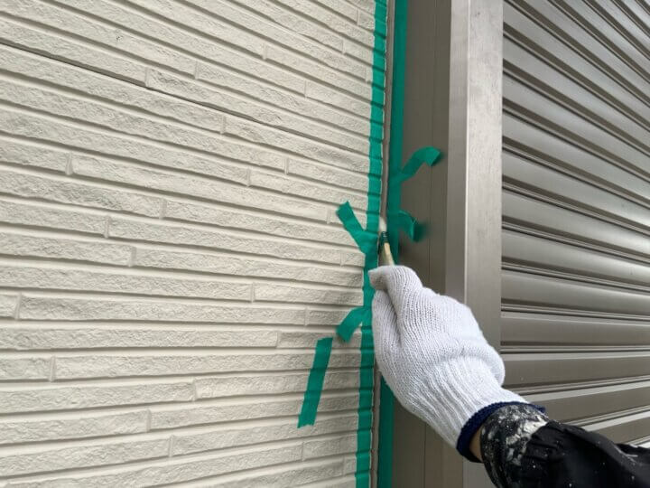 【プライマー塗布】建具廻りコーキング