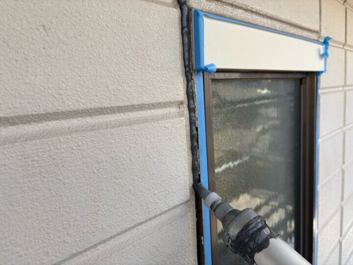 【充填】建具廻りコーキング