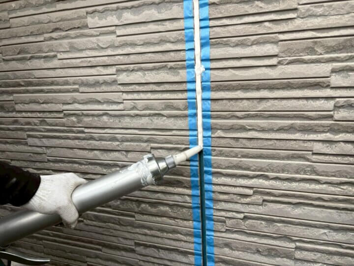 【充填】板間目地コーキング
