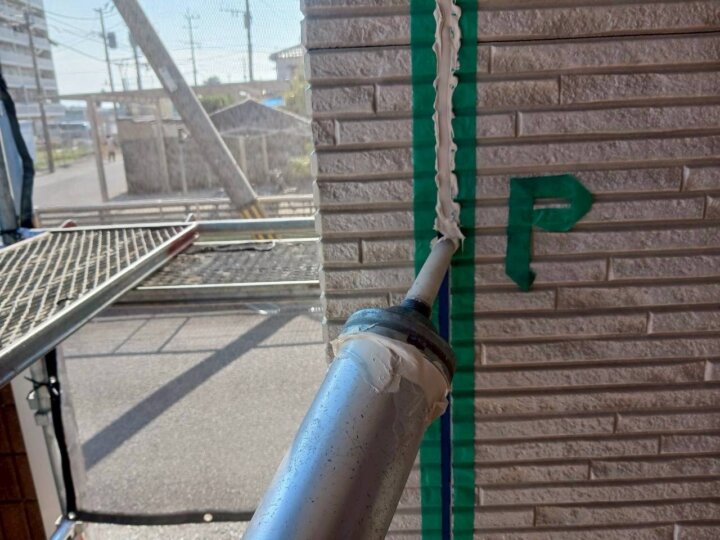 【充填】板間目地コーキング