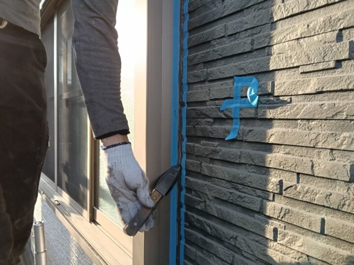 【へら均し】建具廻りコーキング