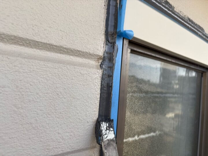 【へら均し】建具廻りコーキング