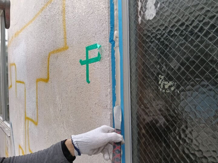 【へら均し】建具廻りコーキング