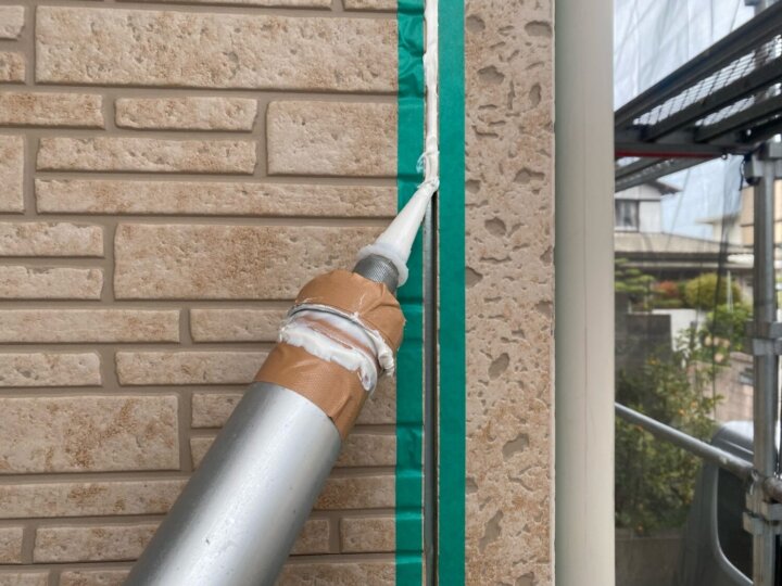 【充填】板間目地コーキング