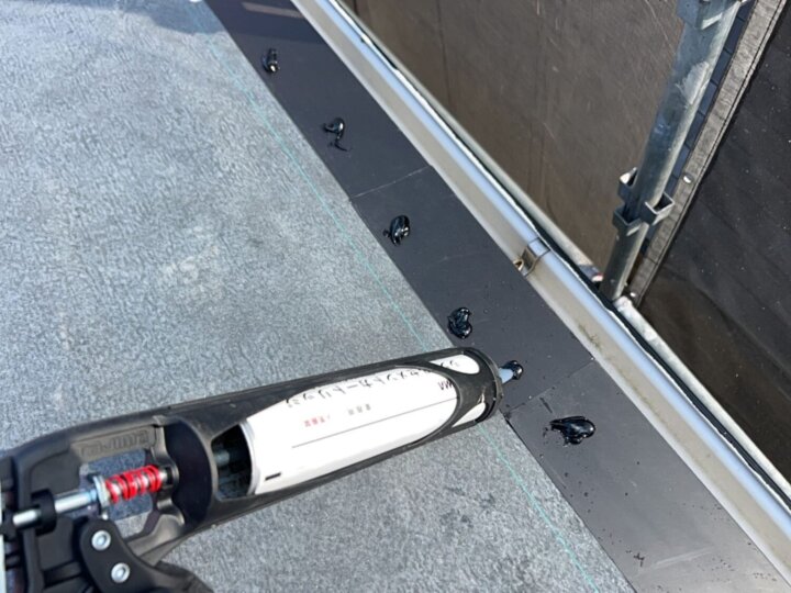 【ボンド塗布】屋根