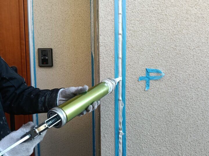 【充填】板間目地コーキング