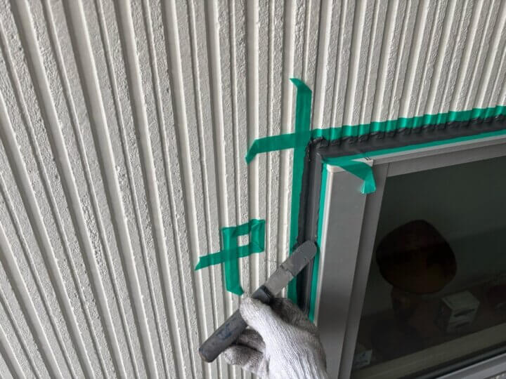 【へら均し】建具廻りコーキング