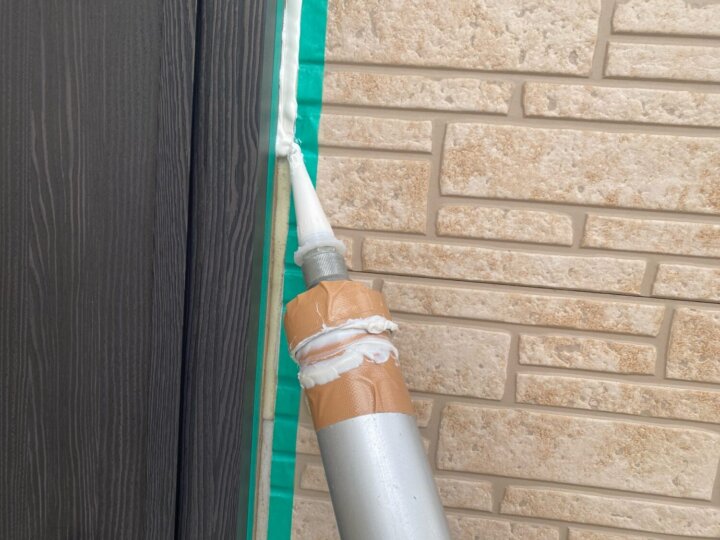 【充填】建具廻りコーキング