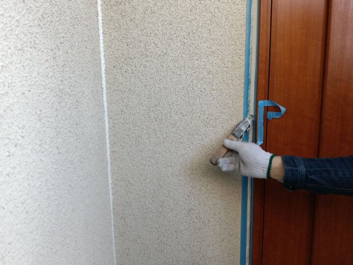 【へら均し】建具廻りコーキング