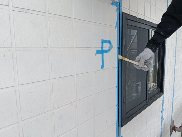 【プライマー塗布】建具廻りコーキング