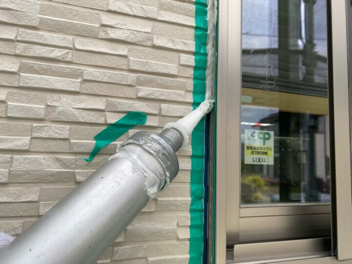 【充填】建具廻りコーキング