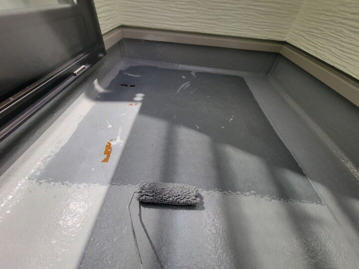 【ウレタン防水1層目塗布】ベランダ
