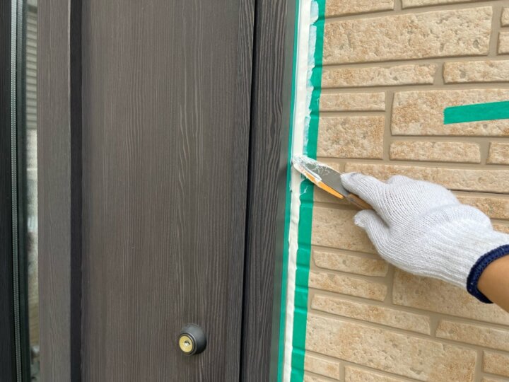 【へら均し】建具廻りコーキング
