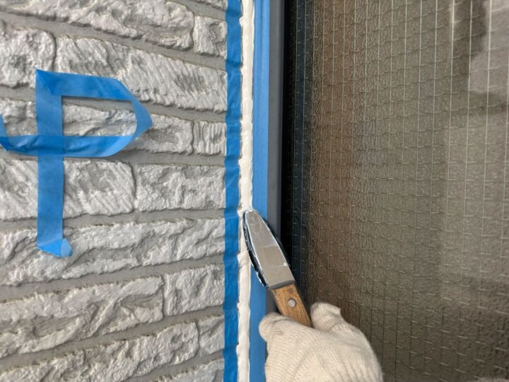 【へら均し】建具廻りコーキング