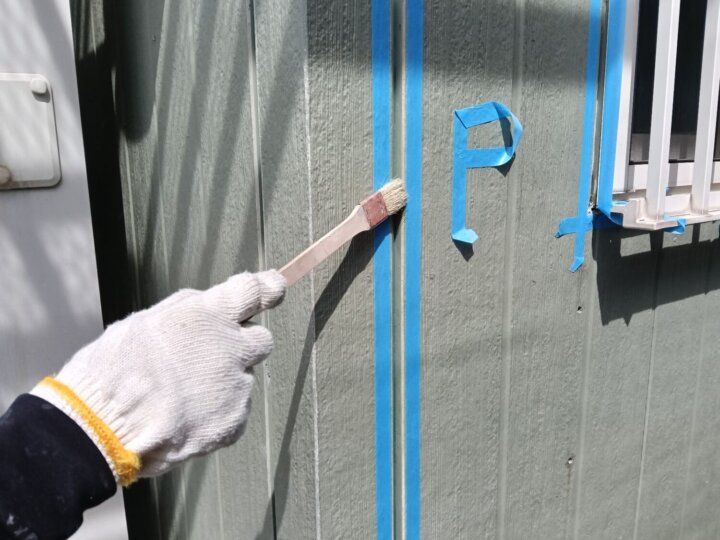 【プライマー塗布】板間目地コーキング