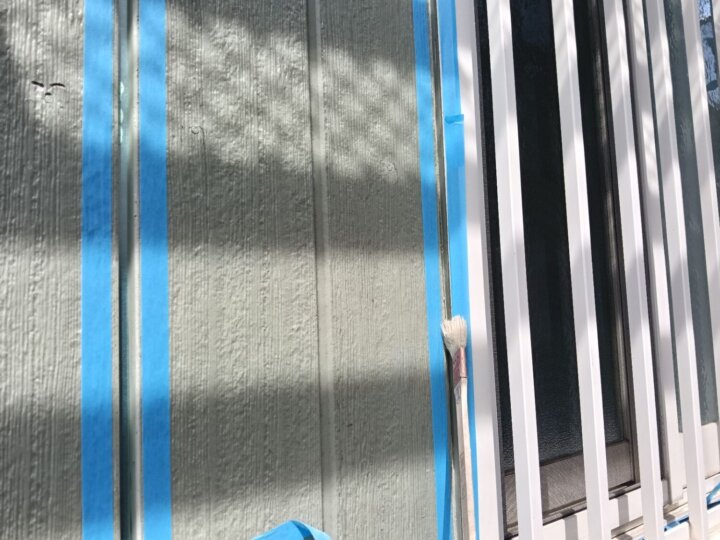 【プライマー塗布】建具廻りコーキング