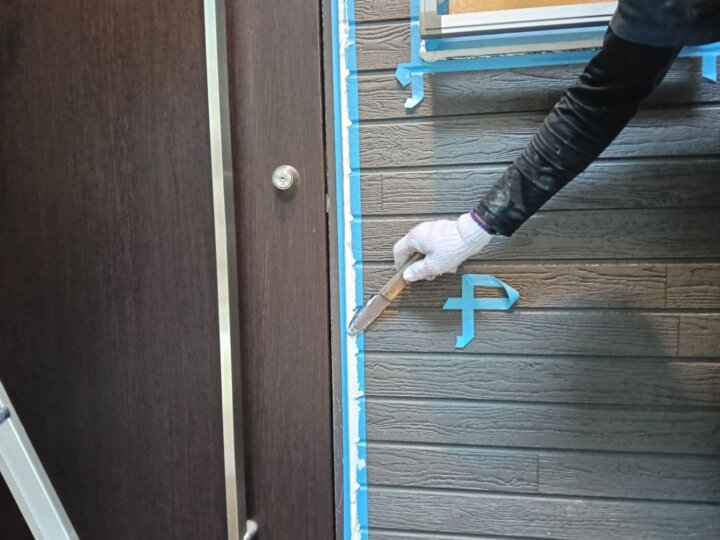 【へら均し】建具廻りコーキング