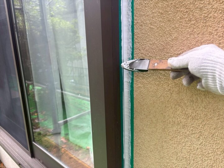 【へら均し】建具廻りコーキング