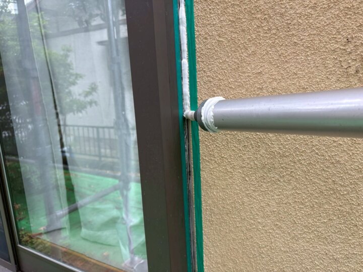 【充填】建具廻りコーキング